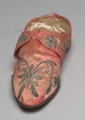 Slipper (one of a pair)