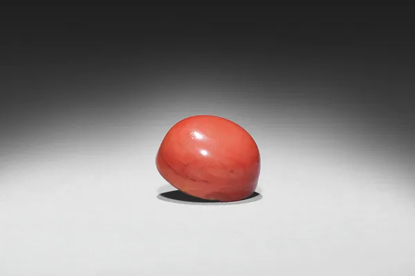 Flattened Ovoid Snuff Bottle with  Stopper (stopper)
