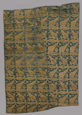 Lampas with compressed undulating vines