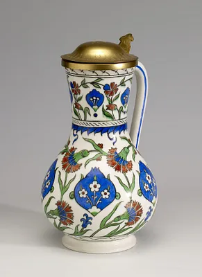 Covered Ewer