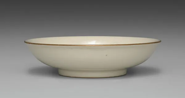 Small Dish from Dining Set with Plum Blossoms and Cracked-Ice