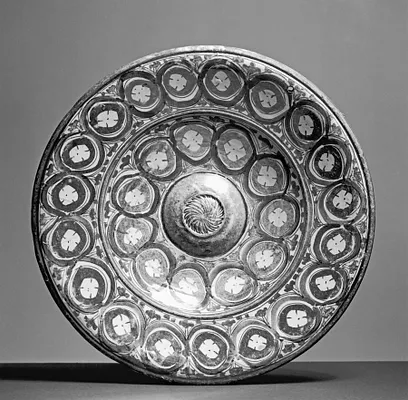 Ewer Basin with Interlacing Ribbons