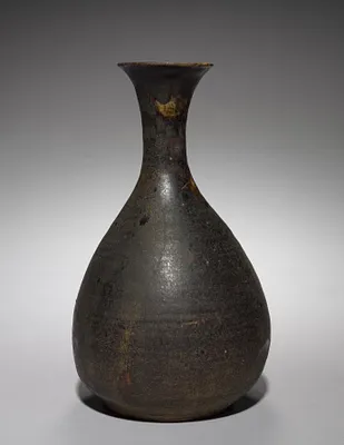 Black-glazed Bottle