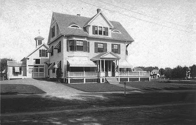 Forbes House, 87 West Main Street