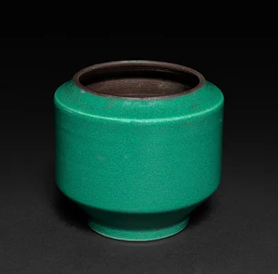 Camellia-Leaf-Green Cylindrical Vase