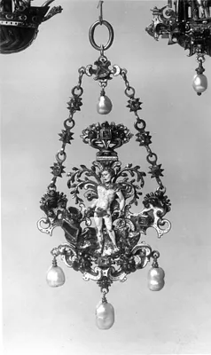 Pendant with Adam Holding the Apple