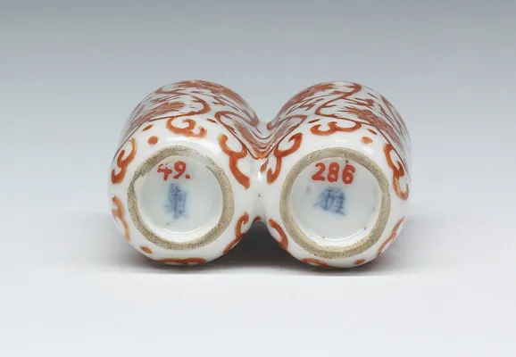 Snuff Bottle with Peony Scrolls
