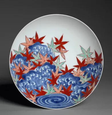 Dish with Maple Leaves in Waves