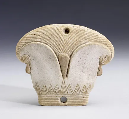 Lid of Cosmetic Box in the Form of a Papyrus Capital