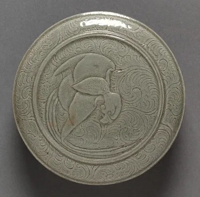 Covered Box: Yue Ware (lid)