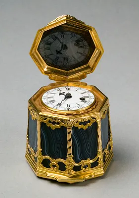 Snuff Box with Clock