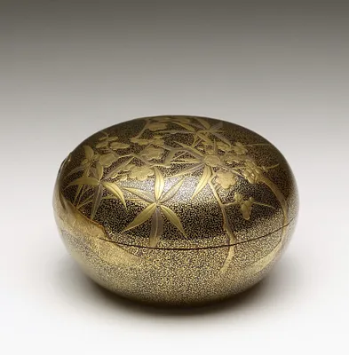Box for the Incense Game (ko-bako) with Plum Blossoms and Bamboo