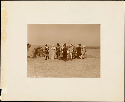Plymouth Tercentenary Pageant, episode IV, section 4: Pilgrims landing, Governor Carver leading