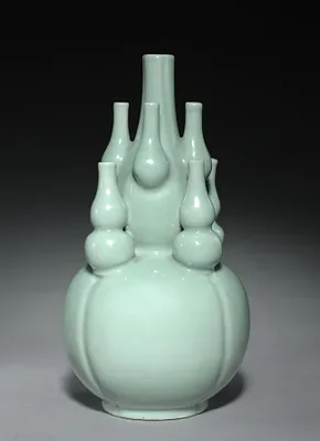 Double-gourd Shaped Bottle