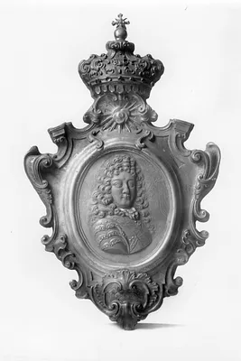 Portrait bust of man in armor