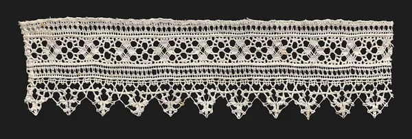 Lace fragment
