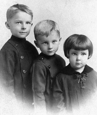 William, Robert, and May Shaw, 1915