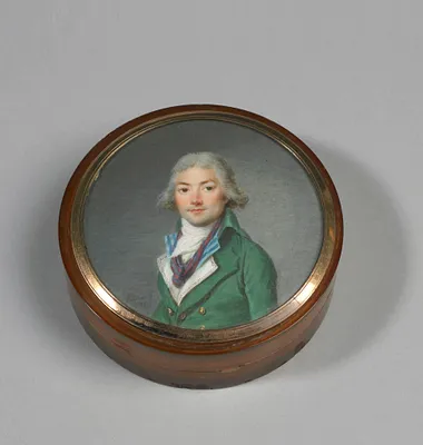 Circular snuffbox with portrait miniature