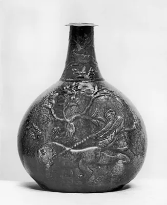 Vase with a Chinese Lion and a Bearded Man