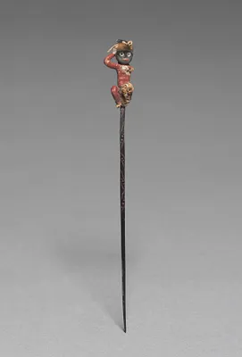 Pin with Yarn Figure