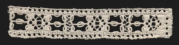 Lace fragment