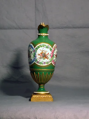 One of a Pair of Pitchers (Vase en burette)
