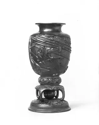 Vase (kabin), in four parts, depicting the story of Tamama no Mae exposed as a demon