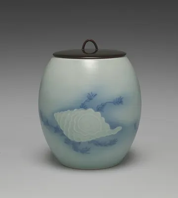 Water Container with Shell and Seaweed