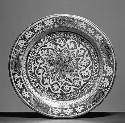 Large Plate with Concentric Bands