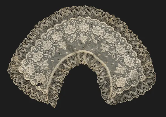 Lace Collar