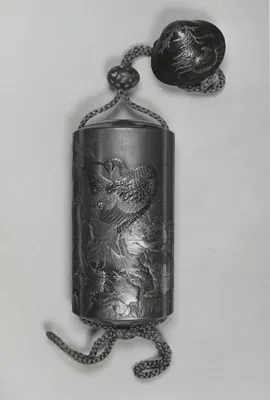 Inro Depicting Peacocks and Peonies with Netsuke in Shape of a Clam
