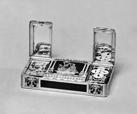 Snuffbox with Calendar Clock and Music Box