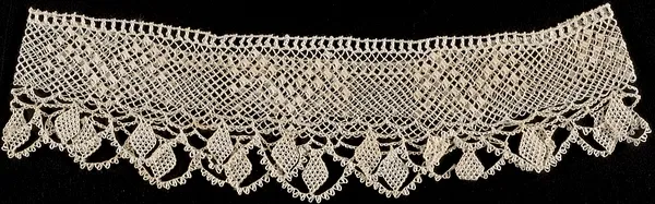 Lace collar