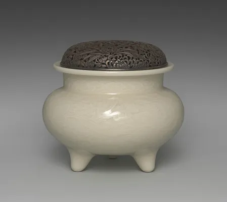 Incense Burner with Peony and Cloud