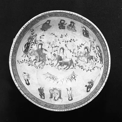 Bowl with Horsemen