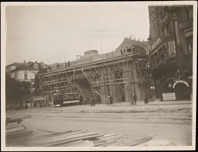 The triumphal arch, in process of construction, Dresden, Germany