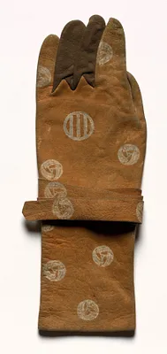 Archer's Glove (left)