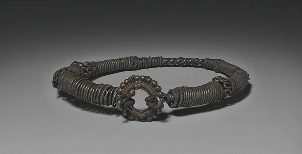 Necklet