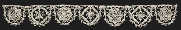 Lace Edging of Points