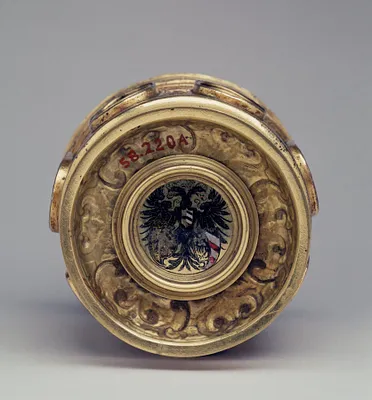 Beaker with a Sundial