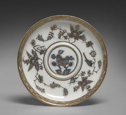 Stand for a Covered Broth Bowl