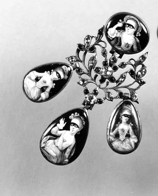 Girandole Earring