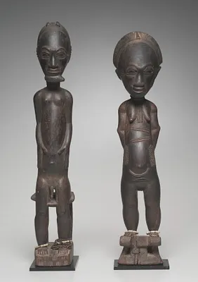 Figure Pair (asye usu)