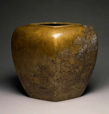 Vase Depicting a Multitude of Chrysanthemums