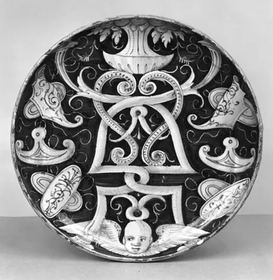 Dish on a Low Foot with an Ornamental Design
