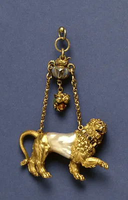 Pendant with a Lion