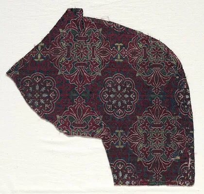 Lampas fragment with foliate medallions