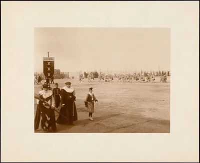 Plymouth Tercentenary Pageant, episode III, scene 1: march of the Dutch cities of Charity (Amsterdam)