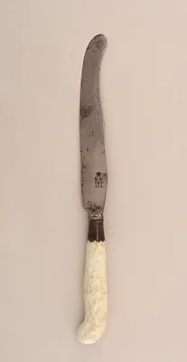 Knife with Porcelain Handle