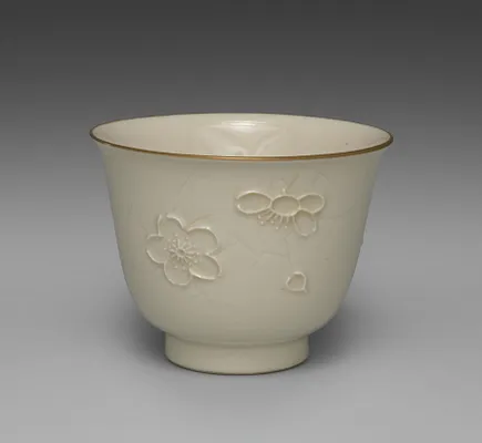 Drinking Cup from Dining Set with Plum Blossoms and Cracked-Ice